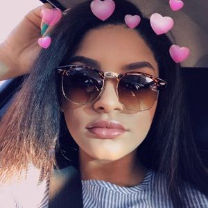 Meet your Posher, Jenea